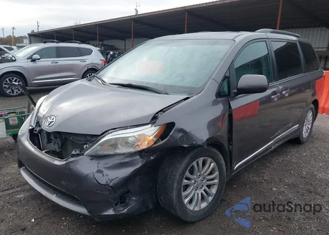 2015 Toyota Sienna Xle 8 Passenger z USA, uszkodzony, nr VIN 5TDYK3DC1FS566032